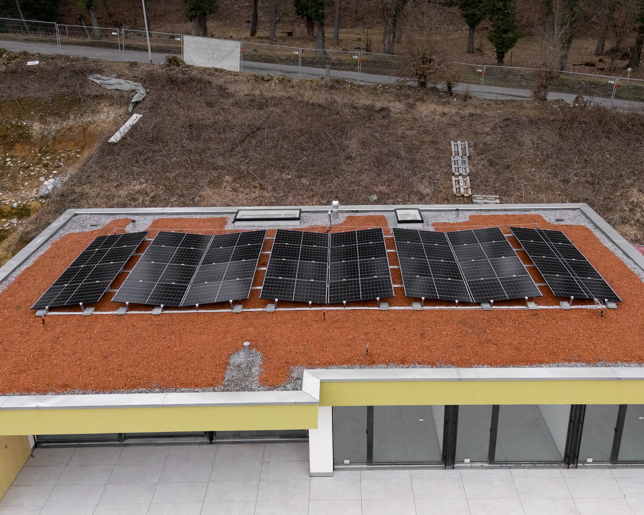 MFH Umiken – Flachdach Photovoltaikanlage